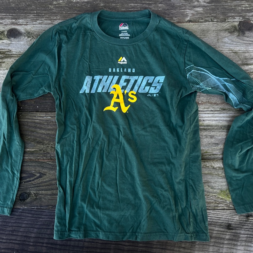 Vintage Oakland A’s Long Sleeve T-shirt Size Large